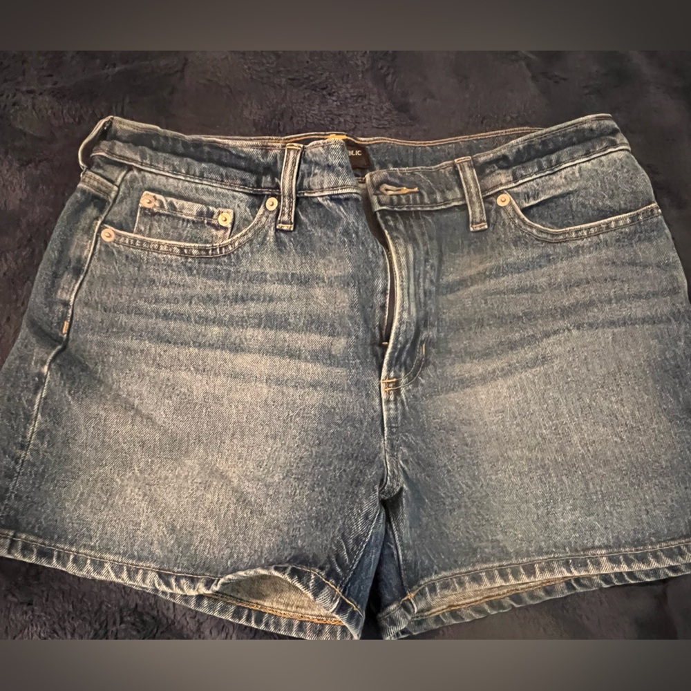 Women’s Banana Republic size 10 Jean shorts
